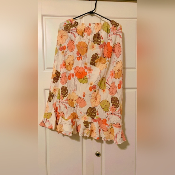 Skirt - Picture 2 of 2